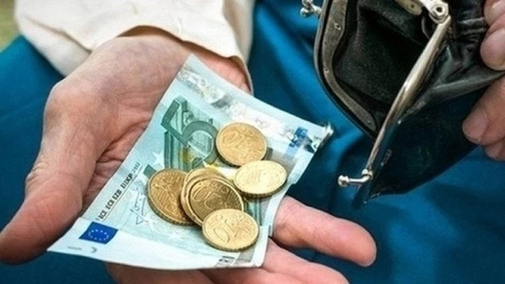 Μαύρα τα μαντάτα για το ΕΦΚΑ: Καλείται να επιστρέψει κομμένες συντάξεις